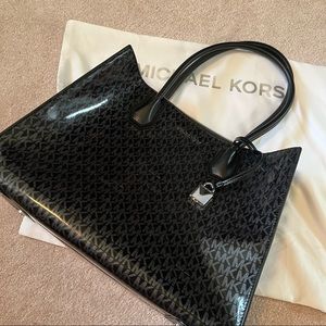 MICHAEL Michael Kors Mercer Glossy Signature Tote